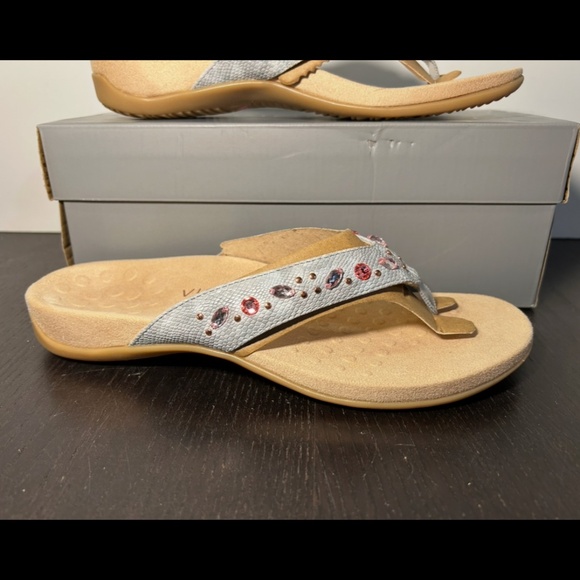 Vionic Lucia Snake Print/Crystals Toe-post Orthotic Sandals Grey/Beige/Pink 9.5 - Picture 1 of 16